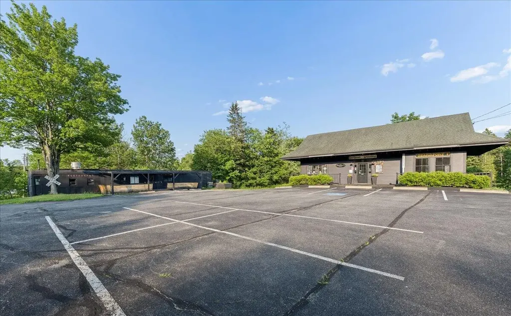 237 E Main Street Searsport ME 04974