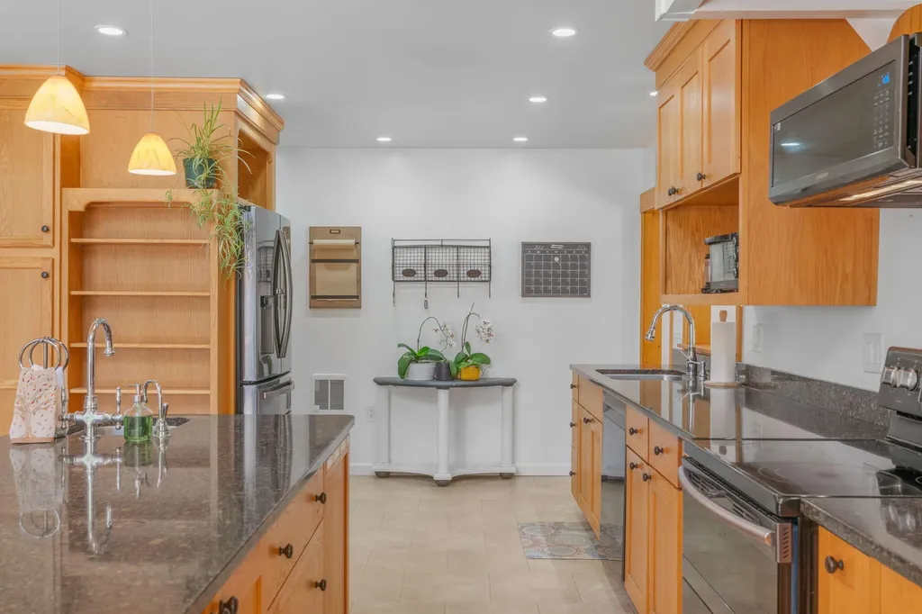 6 Robinson Drive Rockport ME 04856