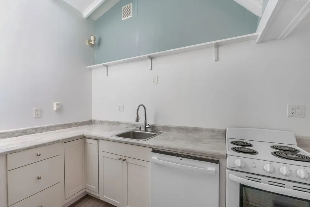 6 Robinson Drive Rockport ME 04856