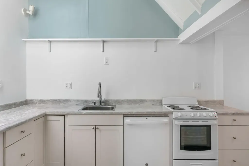 6 Robinson Drive Rockport ME 04856