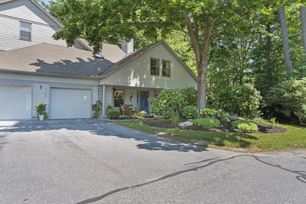 6 Wildwood Circle Portland ME 04103