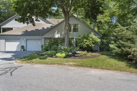 6 Wildwood Circle Portland ME 04103