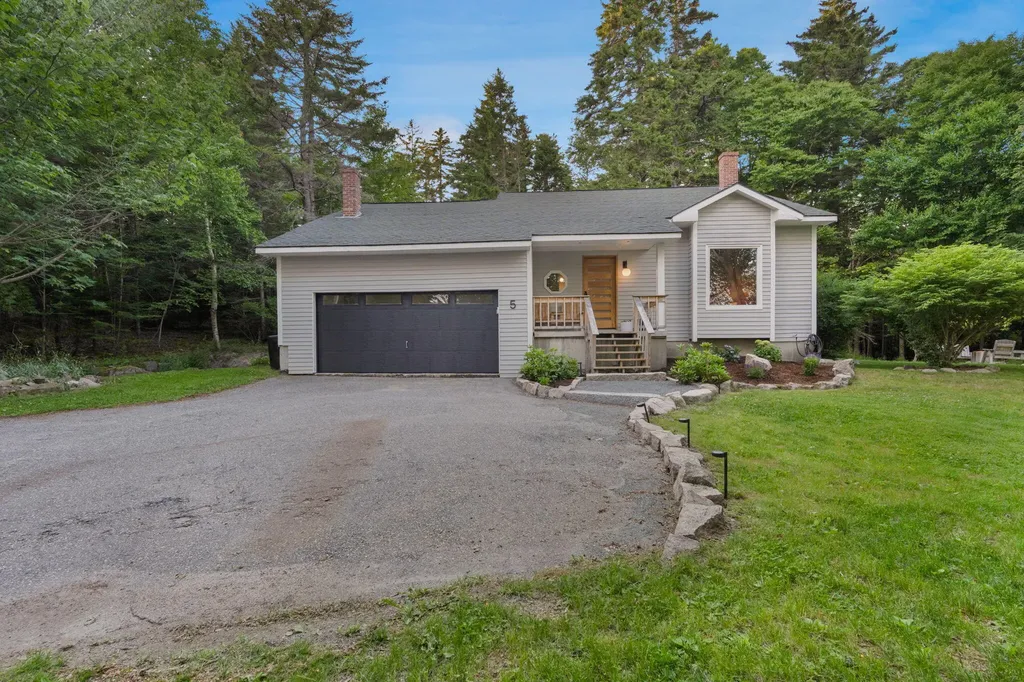 5 Cedar Hill Road Tremont ME 04674