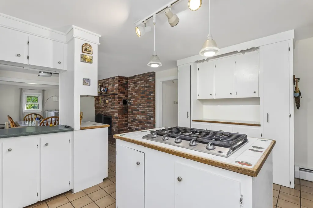 141 Fickett Road Pownal ME 04069