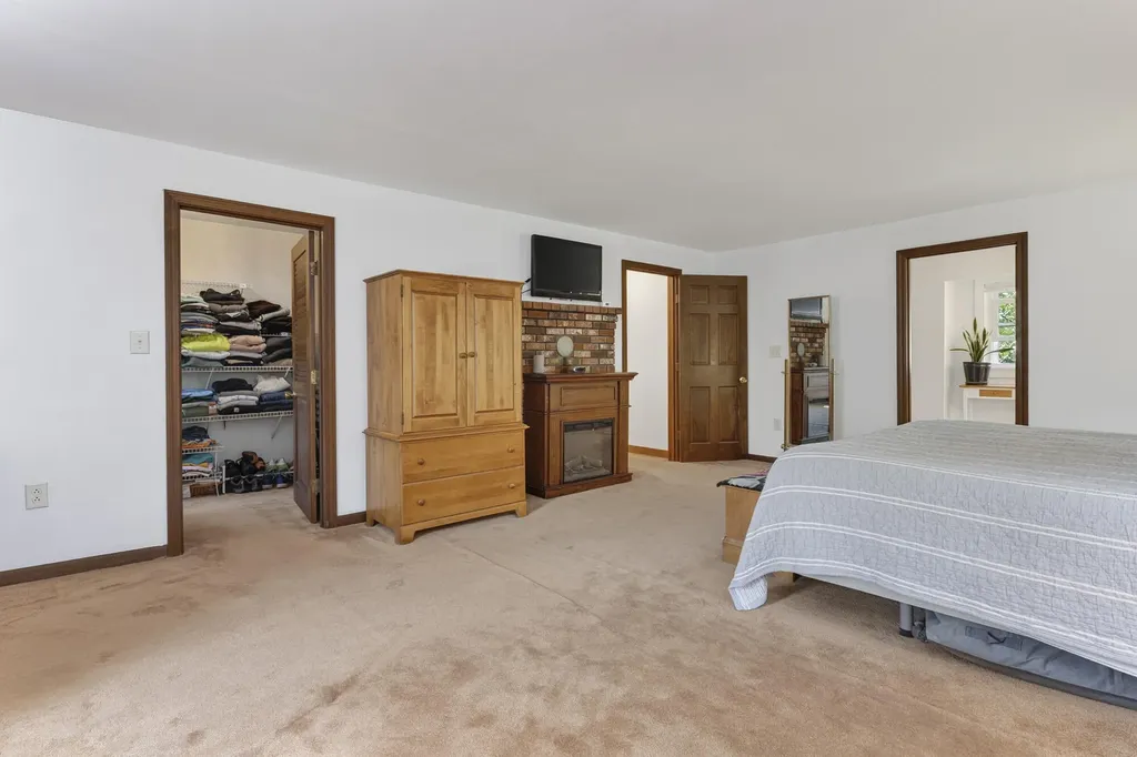 141 Fickett Road Pownal ME 04069