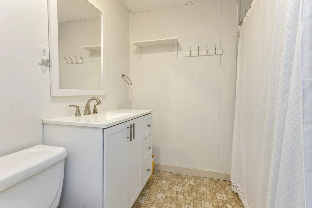 141 Fickett Road Pownal ME 04069