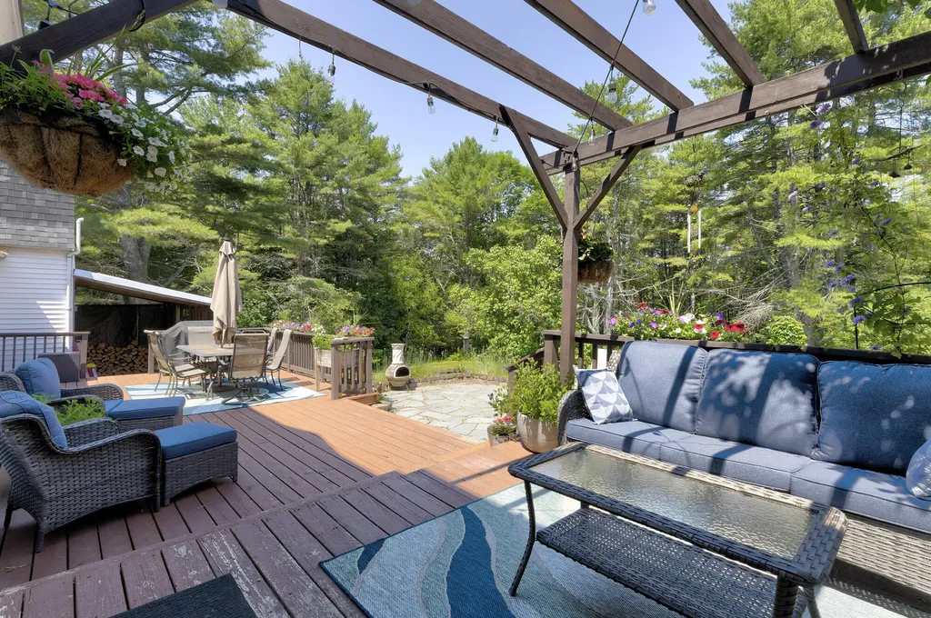 141 Fickett Road Pownal ME 04069