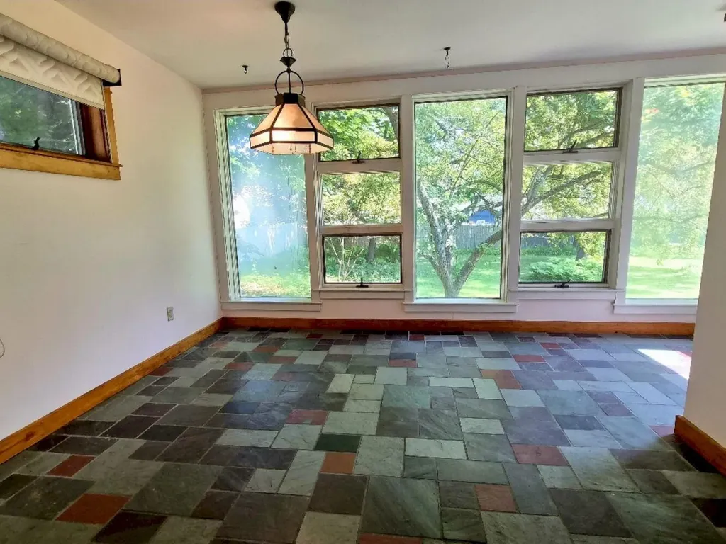 113 Greenwood Avenue Farmington ME 04938