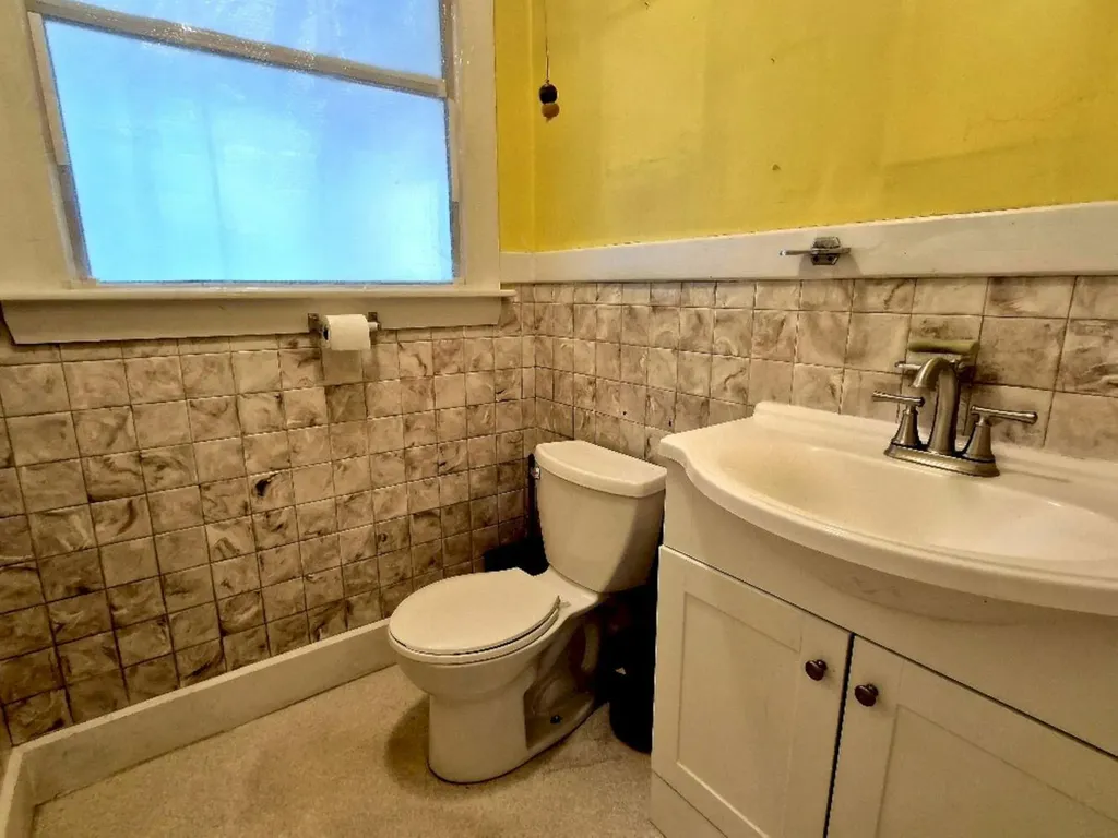 113 Greenwood Avenue Farmington ME 04938