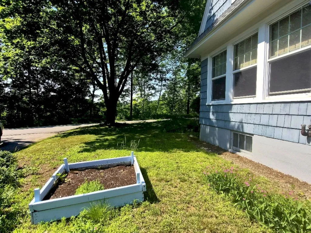 113 Greenwood Avenue Farmington ME 04938