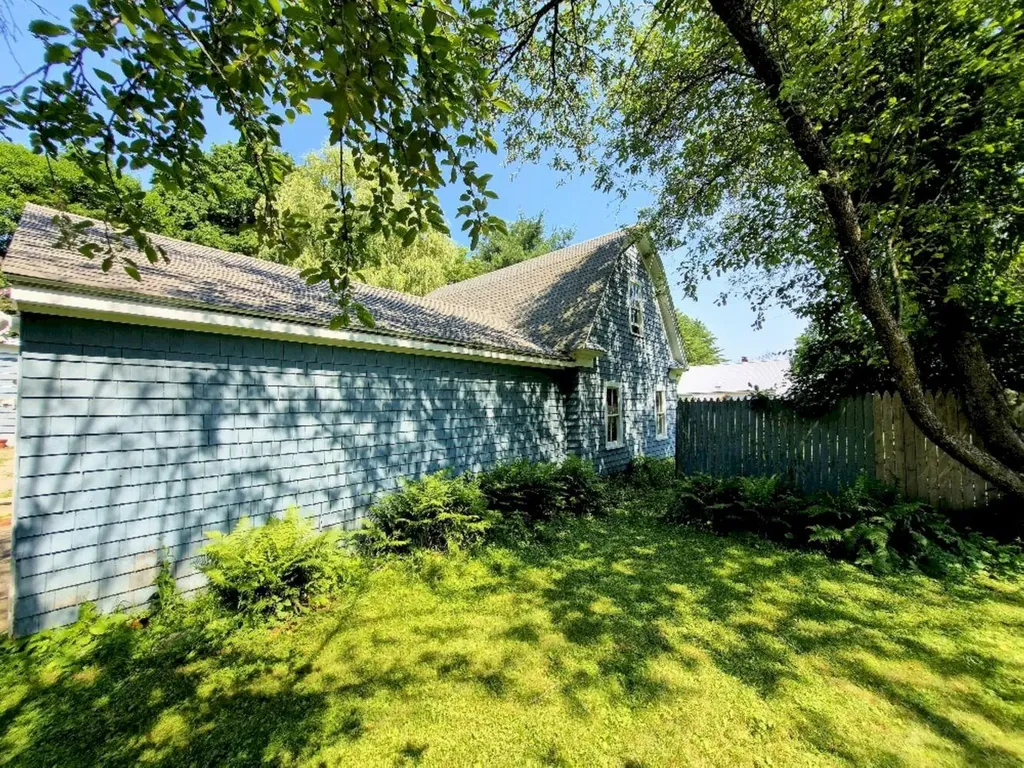 113 Greenwood Avenue Farmington ME 04938