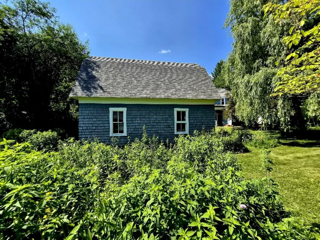 113 Greenwood Avenue Farmington ME 04938