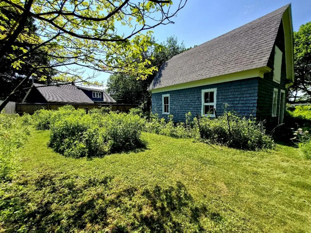 113 Greenwood Avenue Farmington ME 04938