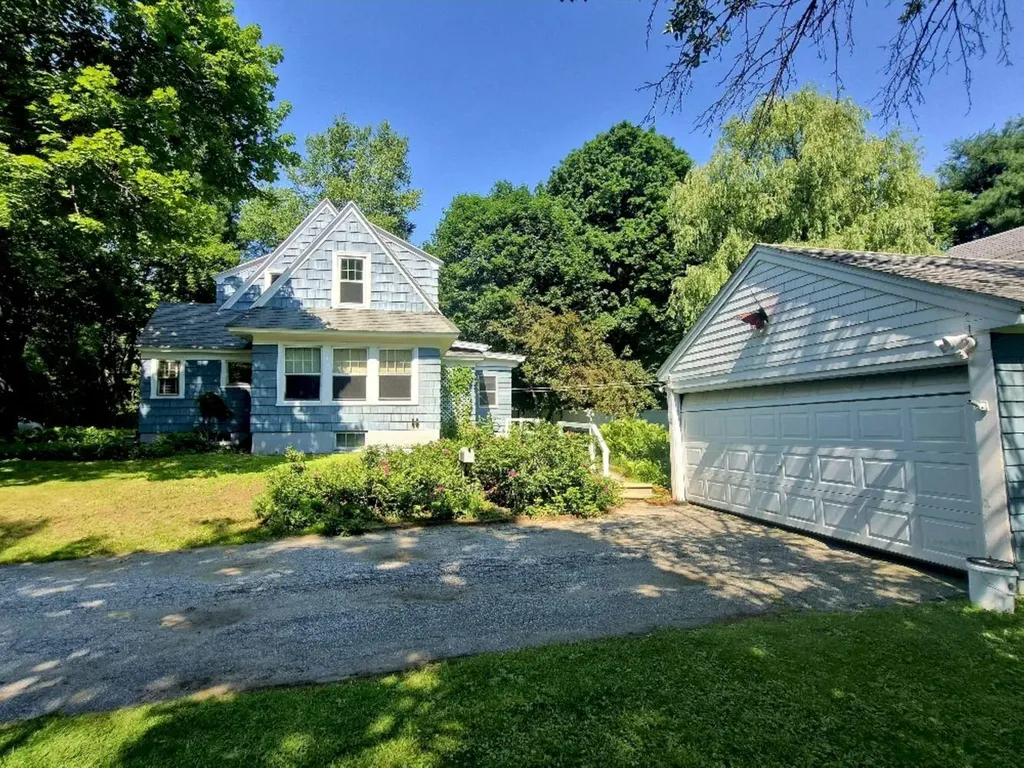 113 Greenwood Avenue Farmington ME 04938