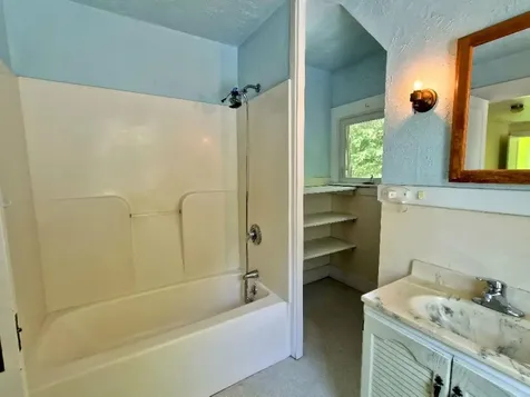 113 Greenwood Avenue Farmington ME 04938
