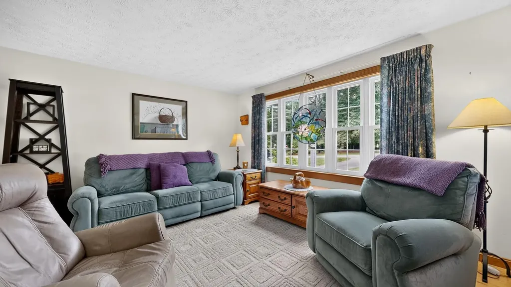 5 Overlook Drive Buxton ME 04093