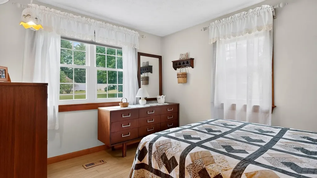 5 Overlook Drive Buxton ME 04093