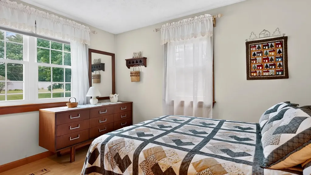 5 Overlook Drive Buxton ME 04093