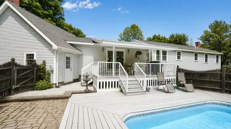 5 Overlook Drive Buxton ME 04093