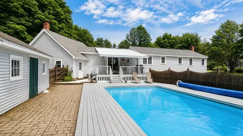 5 Overlook Drive Buxton ME 04093