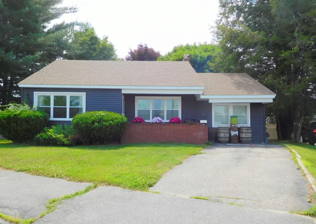 9 Spofford Street Lewiston ME 04240
