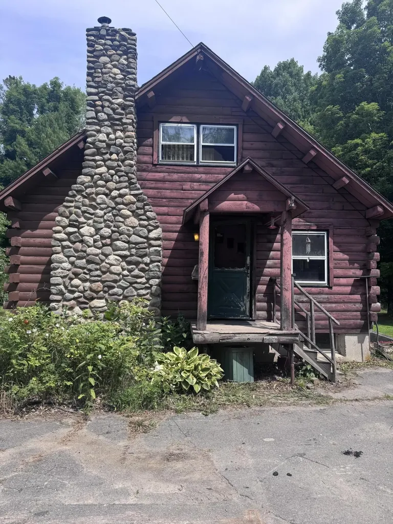 723 Middle Road Bradford ME 04410