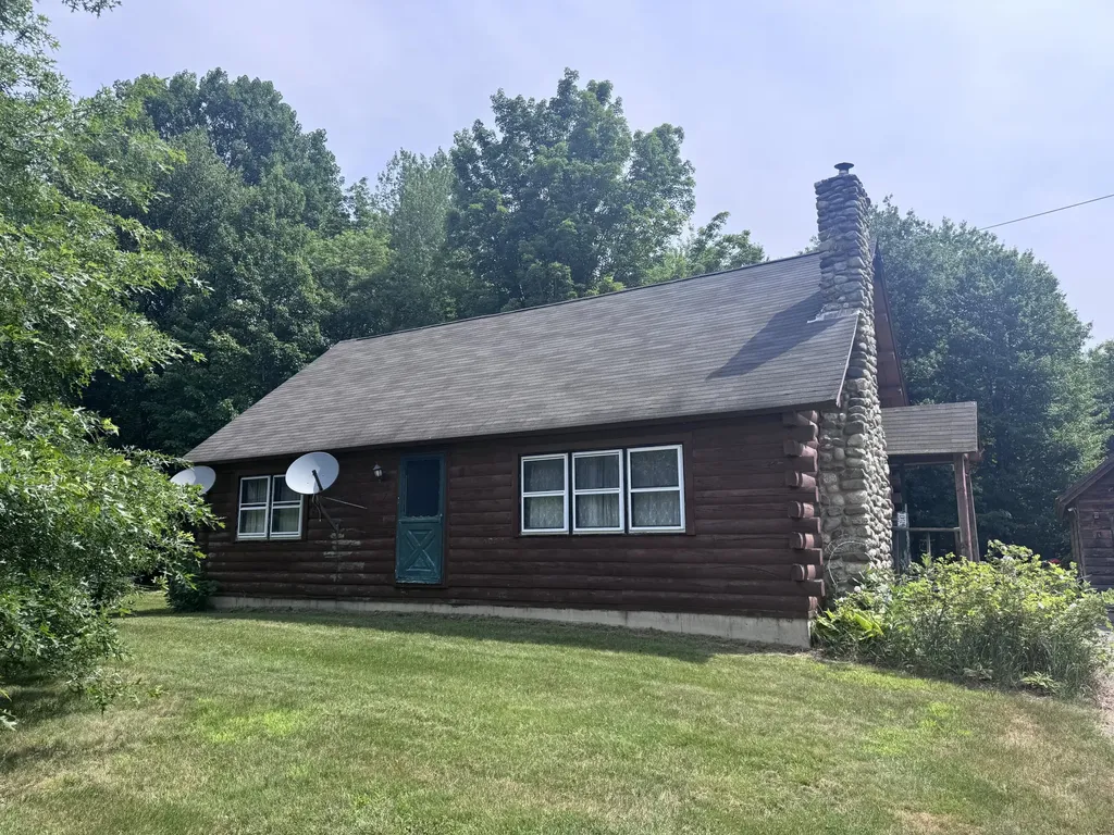 723 Middle Road Bradford ME 04410
