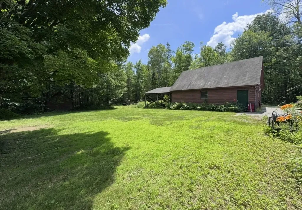 723 Middle Road Bradford ME 04410