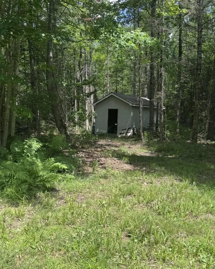 723 Middle Road Bradford ME 04410