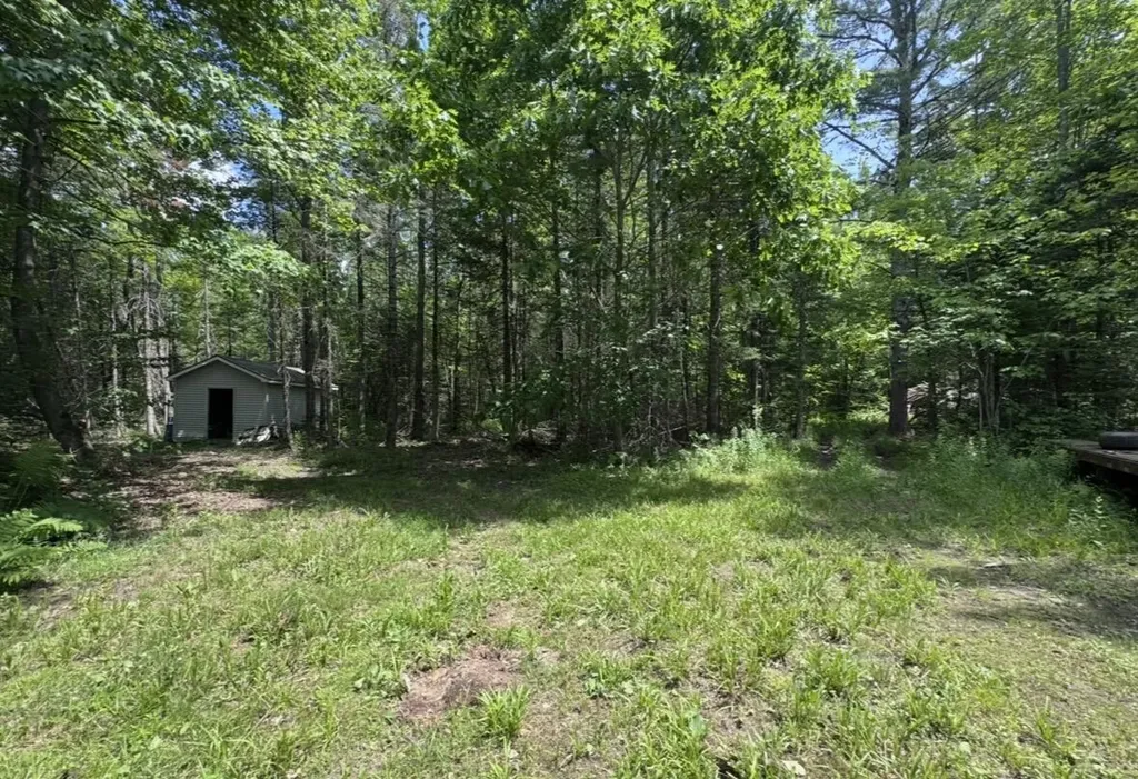 723 Middle Road Bradford ME 04410