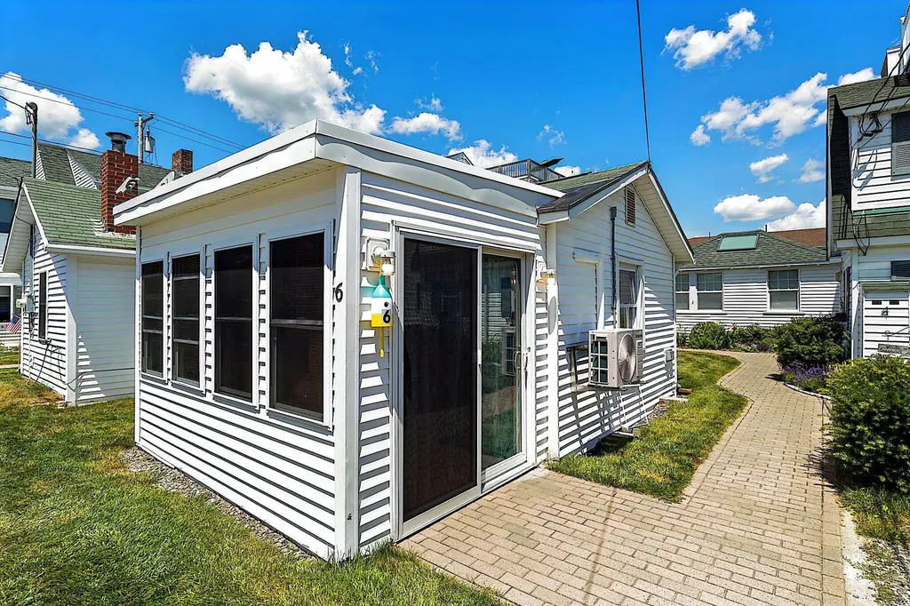 165 E Grand Avenue Old Orchard Beach ME 04064