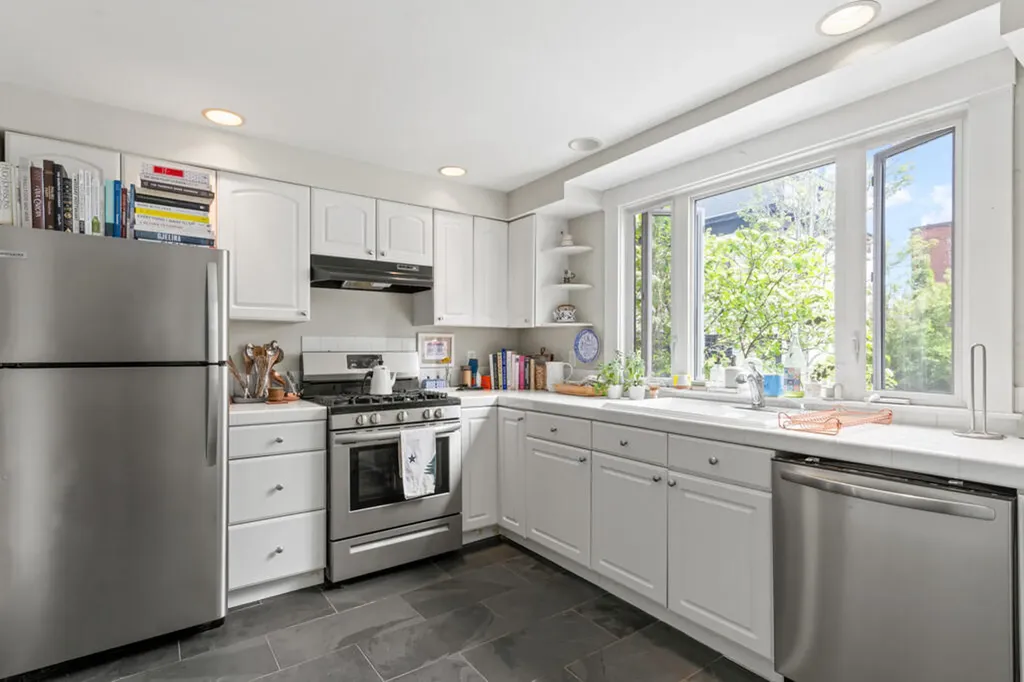 27 Pine Street Portland ME 04102