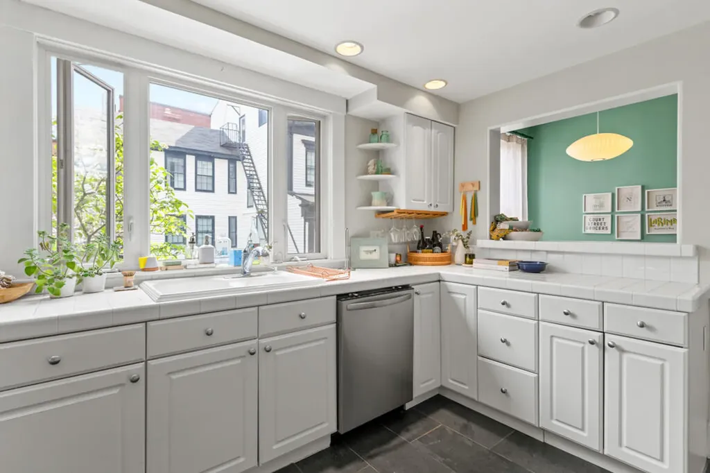 27 Pine Street Portland ME 04102