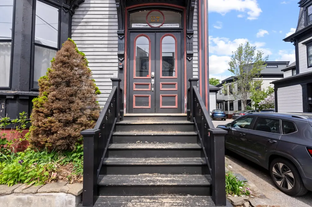 27 Pine Street Portland ME 04102