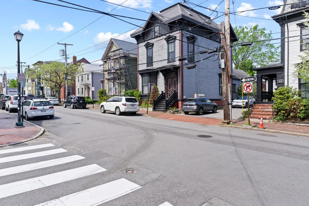 27 Pine Street Portland ME 04102