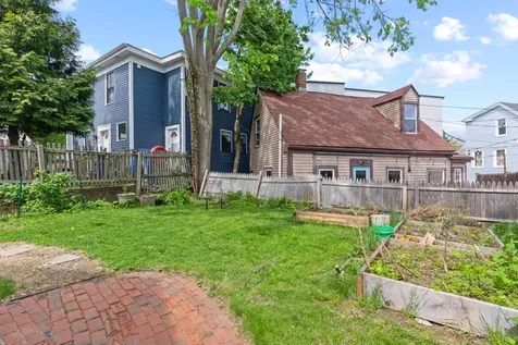 27 Pine Street Portland ME 04102