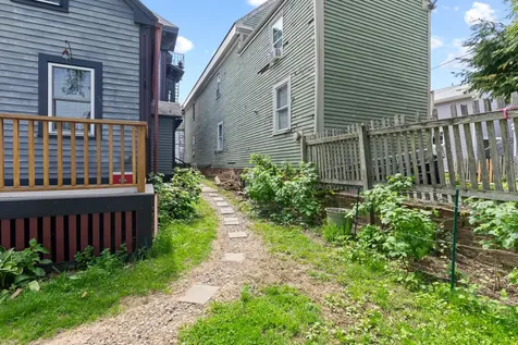27 Pine Street Portland ME 04102