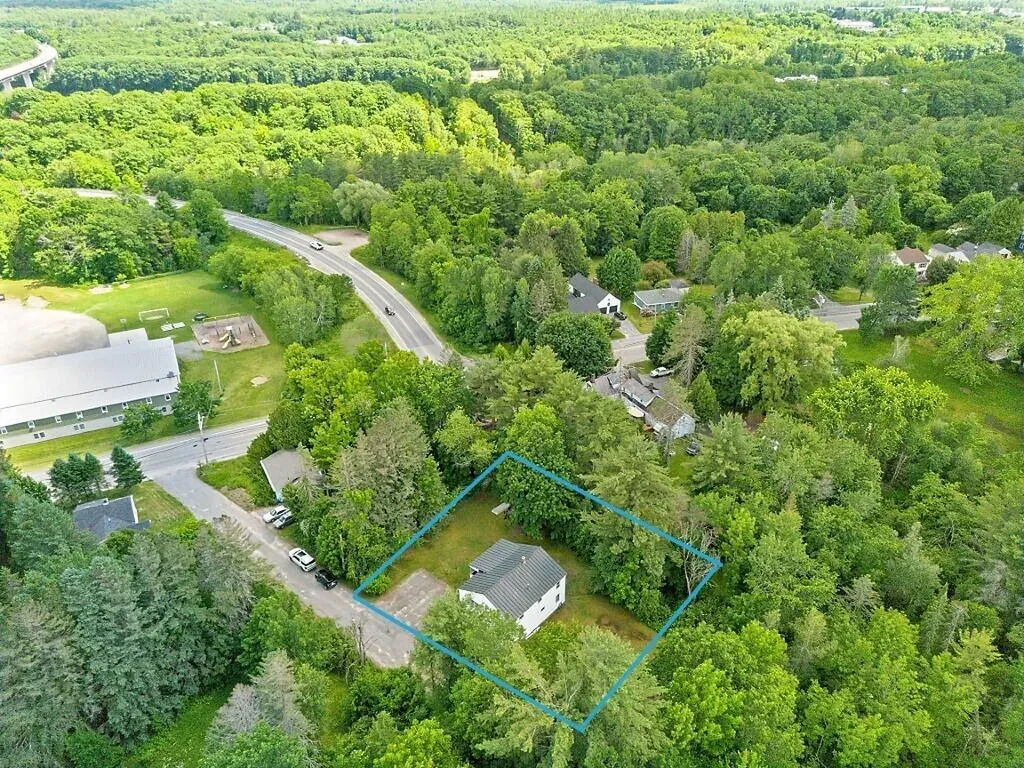 8 Paul Avenue Waterville ME 04901