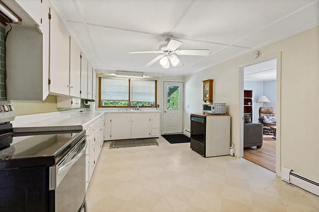 8 Paul Avenue Waterville ME 04901
