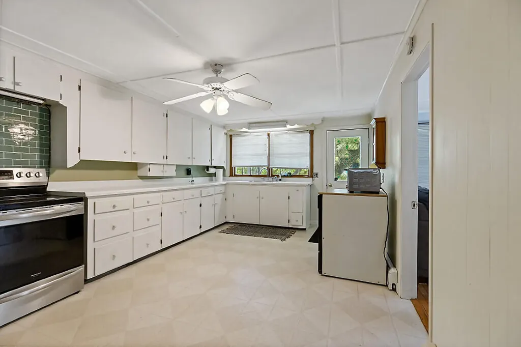 8 Paul Avenue Waterville ME 04901