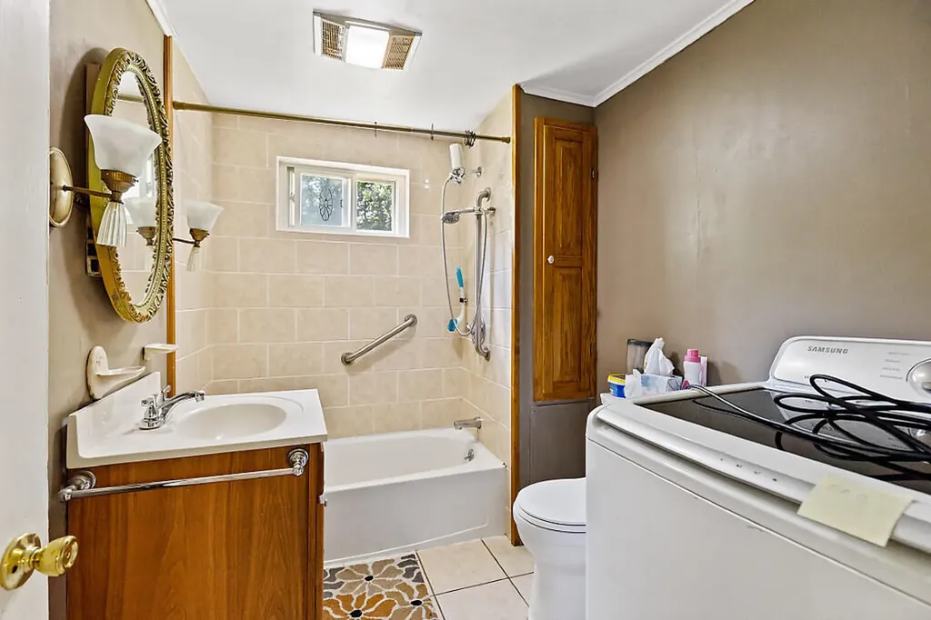 8 Paul Avenue Waterville ME 04901