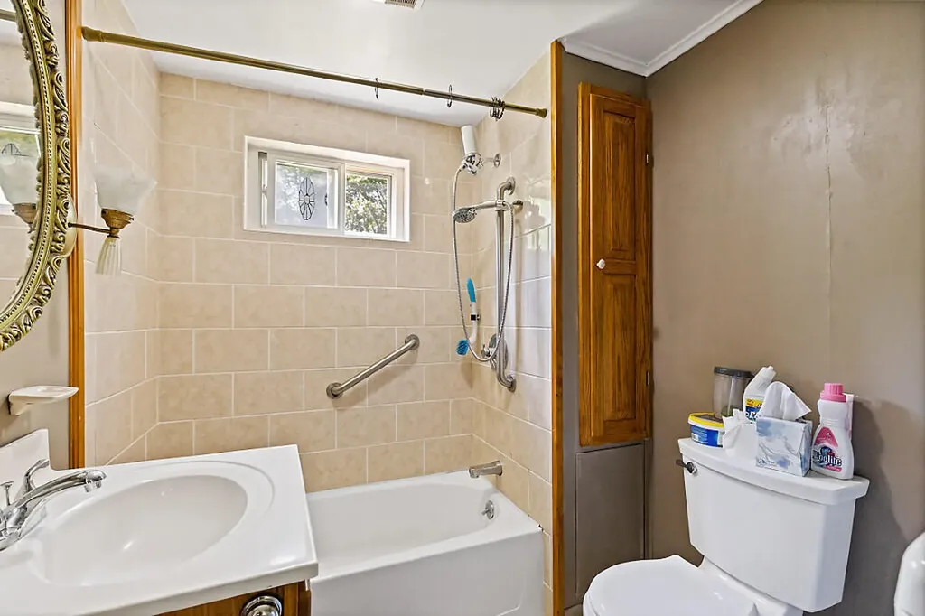 8 Paul Avenue Waterville ME 04901