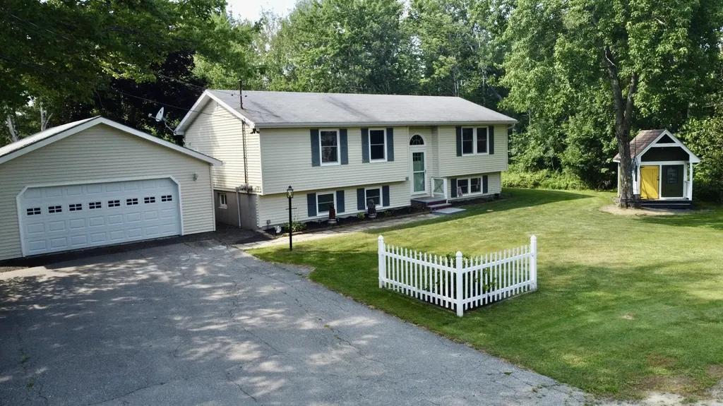 68 Lorraine Avenue Brewer ME 04412