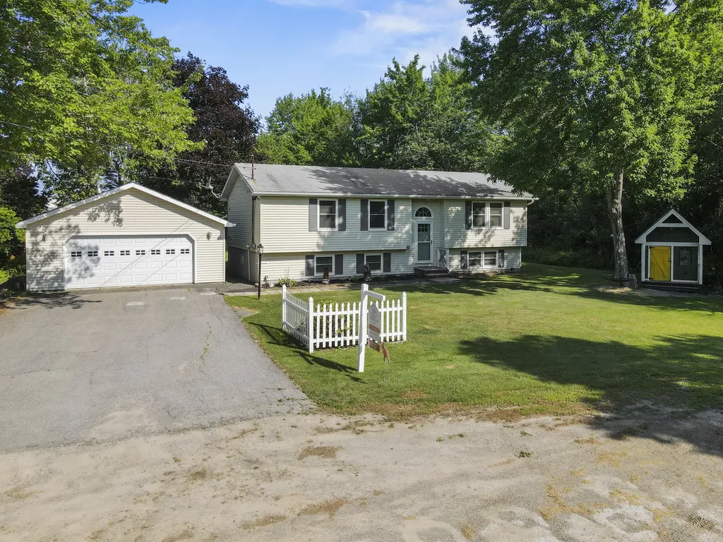 68 Lorraine Avenue Brewer ME 04412