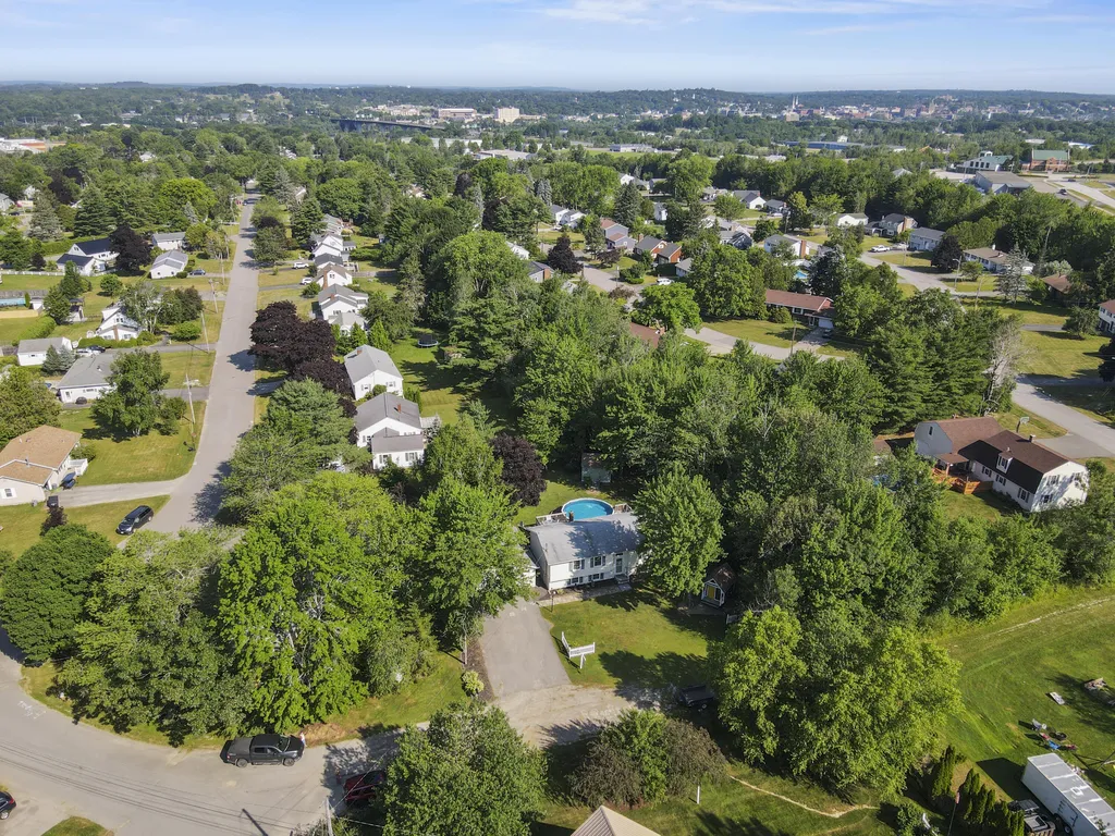 68 Lorraine Avenue Brewer ME 04412