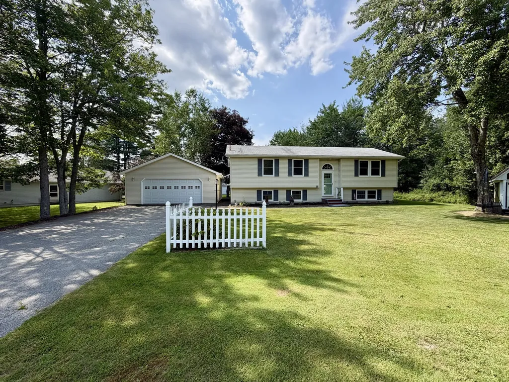 68 Lorraine Avenue Brewer ME 04412