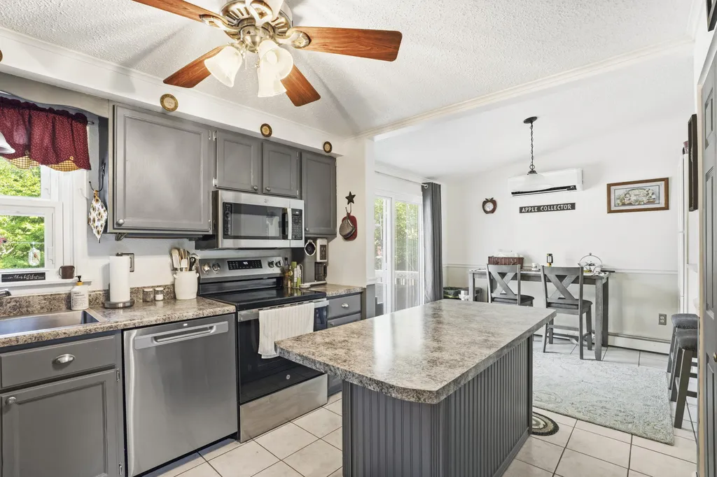 68 Lorraine Avenue Brewer ME 04412