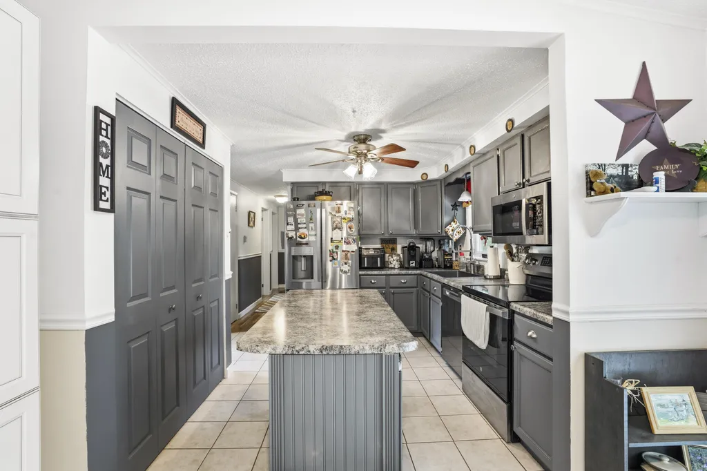 68 Lorraine Avenue Brewer ME 04412