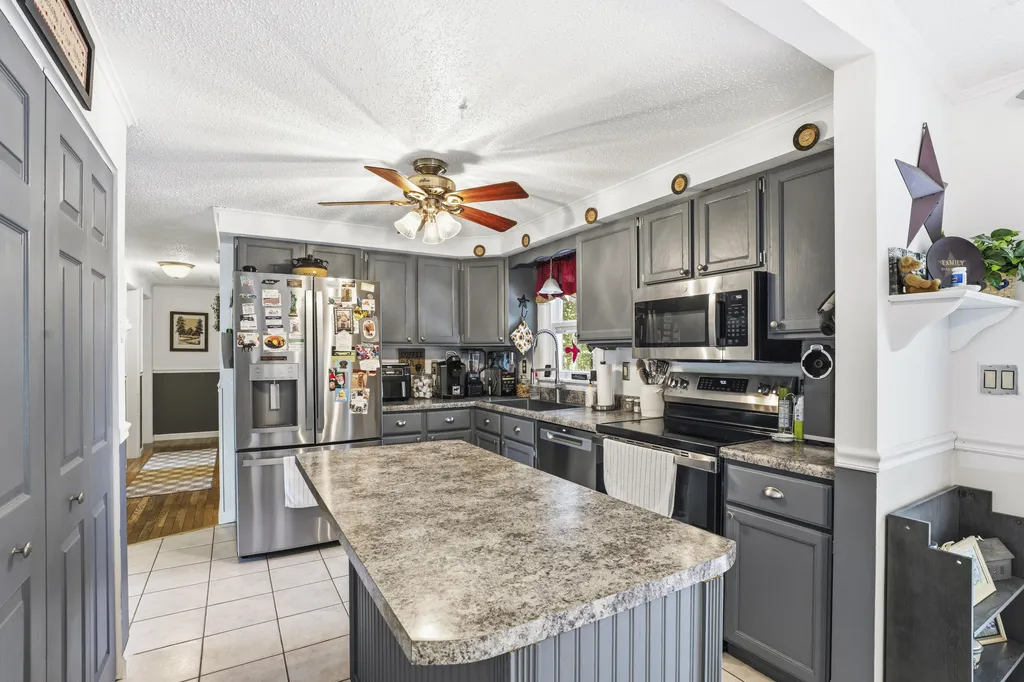 68 Lorraine Avenue Brewer ME 04412