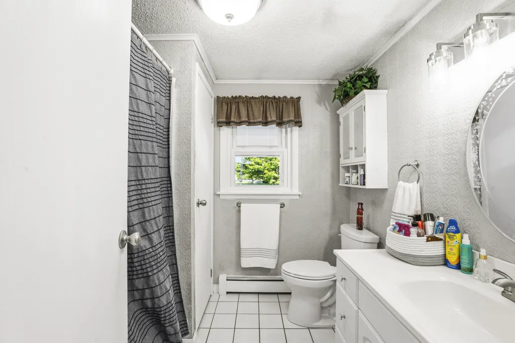 68 Lorraine Avenue Brewer ME 04412